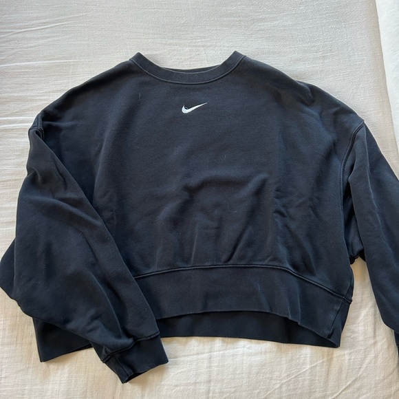 Black Nike Sweatshirt - Picture 1 of 5